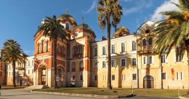 Экскурсии в `город Новый Афон, Абхазия` из Адлера